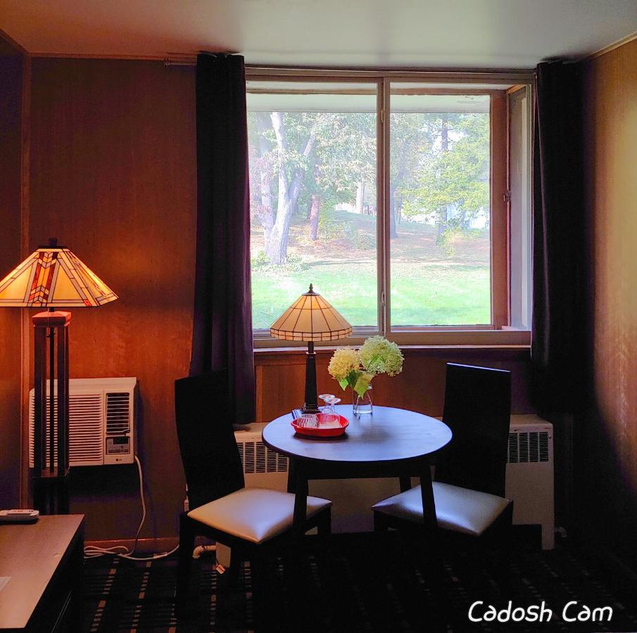 The Usonian Inn Llc Spring Green Exteriér fotografie